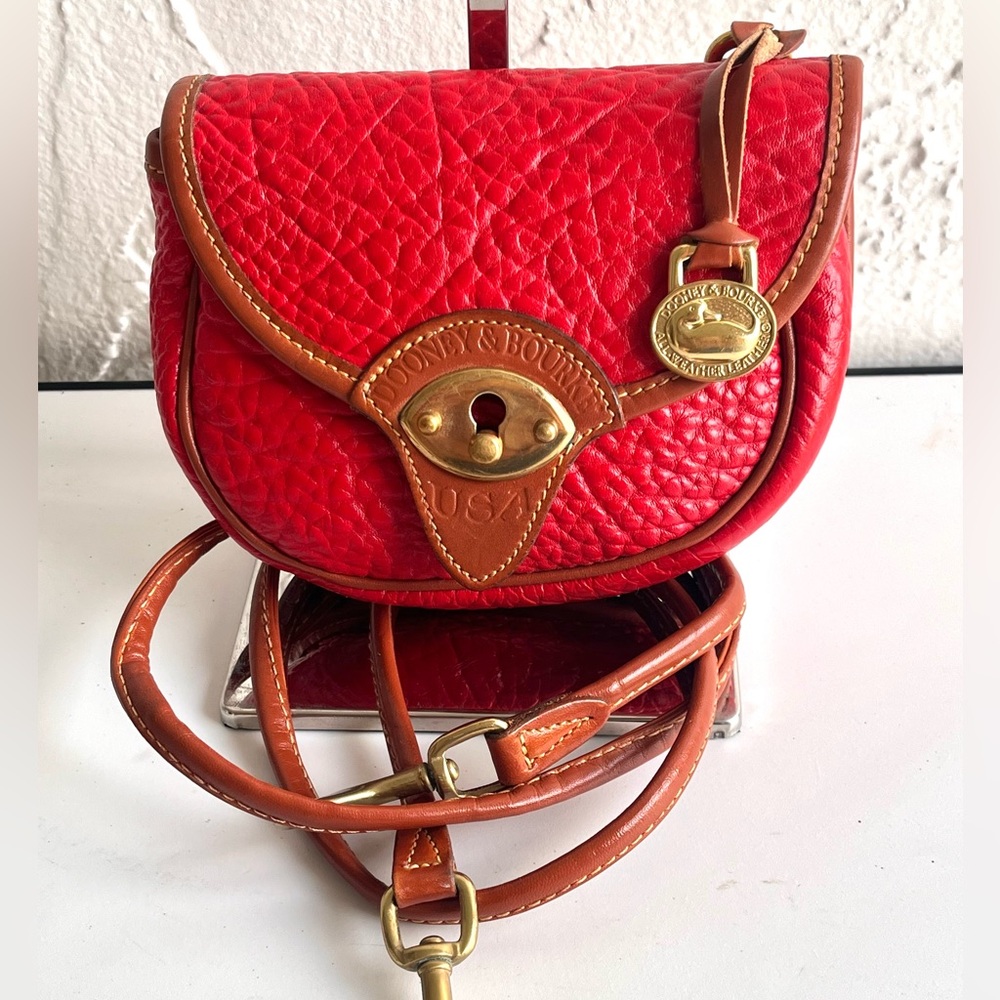 ♦️HOST PICK ♦️VINTAGE DOONEY & BOURKE RED BRITISH TAN CAVALRY SADDLEBAG … - Picture 3 of 16